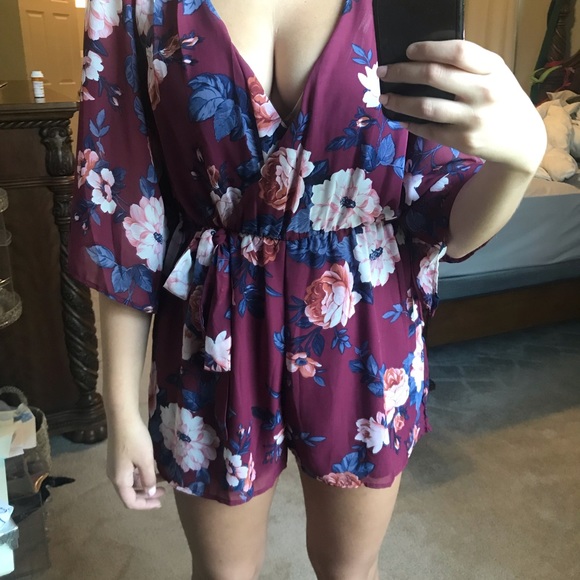 bailey blue Dresses & Skirts - Maroon blush floral romper 3/4 sleeves size medium